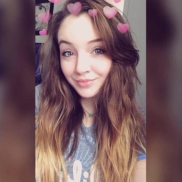 Meet your Posher, Sierra - Picture 1 of 1